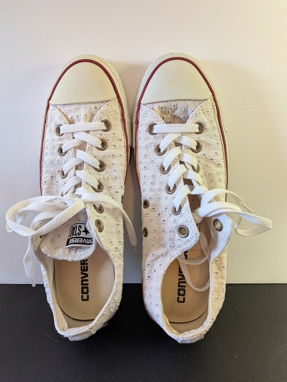 Converse Women's Eyelet Low-Top Sneakers Size 9